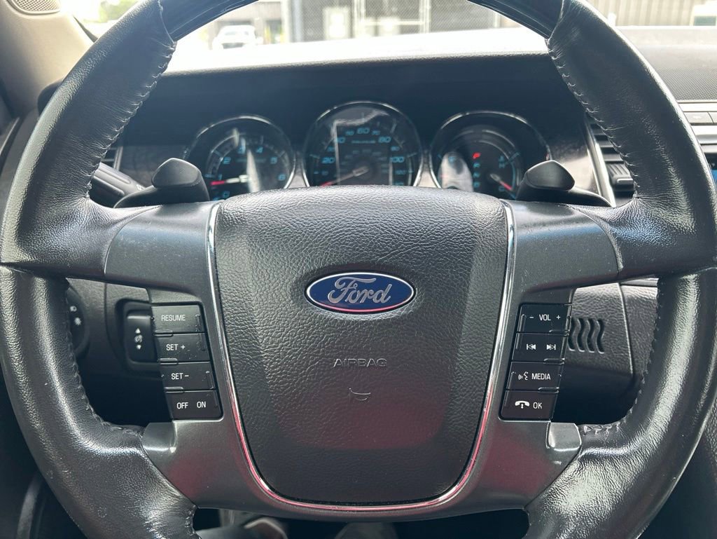 Used 2010 Ford Taurus Limited FWD image 7