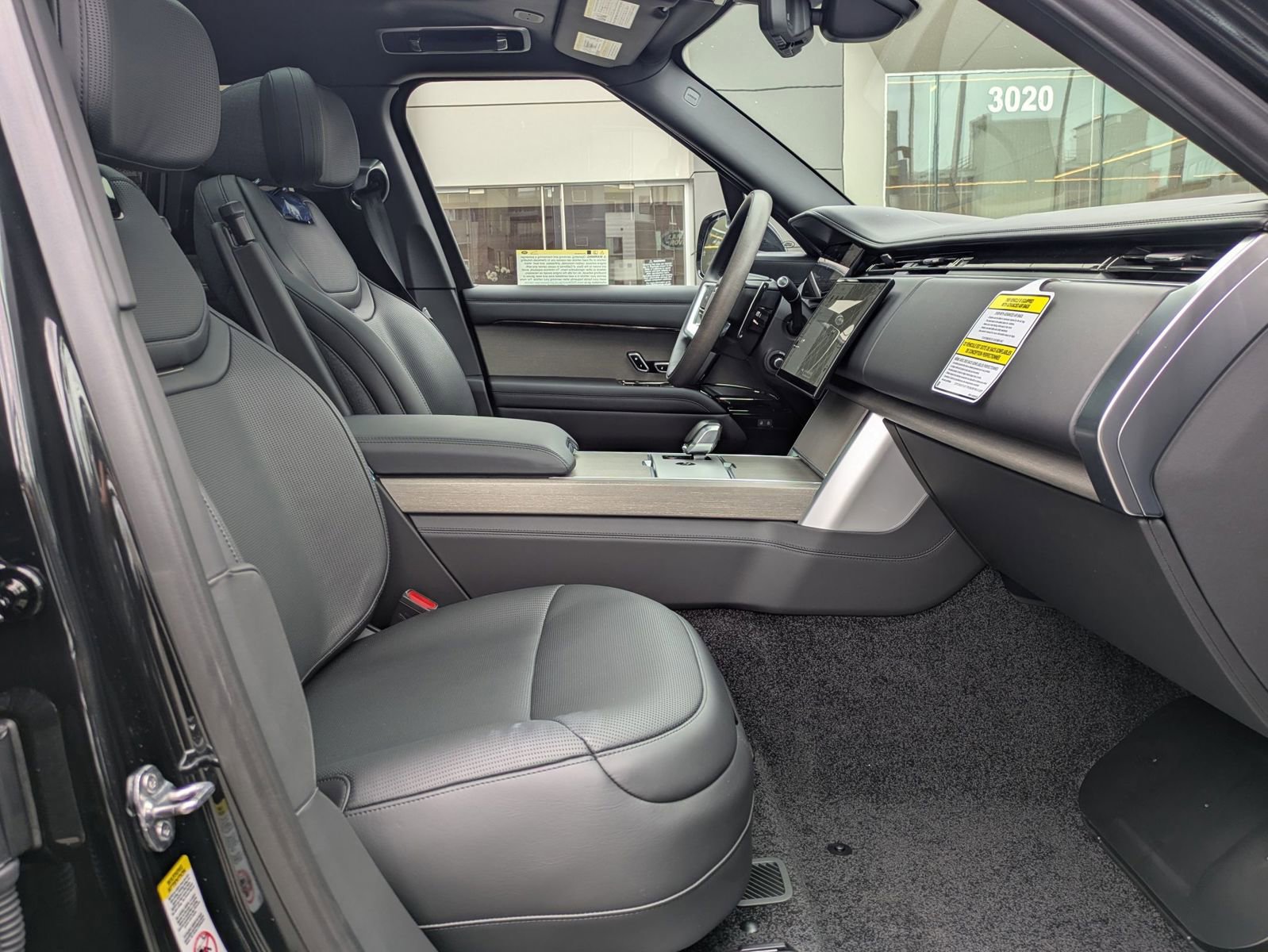 New 2026 Land Rover Range Rover SV AWD/4WD image 33