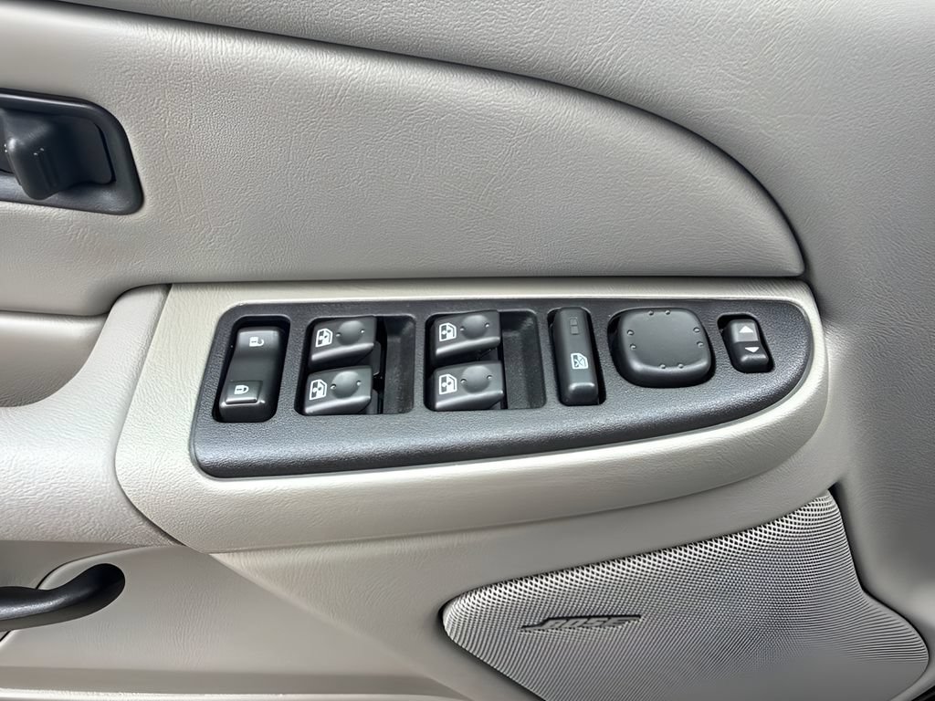Used 2005 GMC Yukon XL SLT w/ SLT Preferred Equipment Group RWD image 27