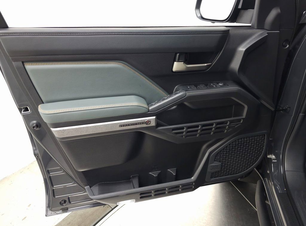 Used 2024 Toyota Tacoma Trailhunter image 17