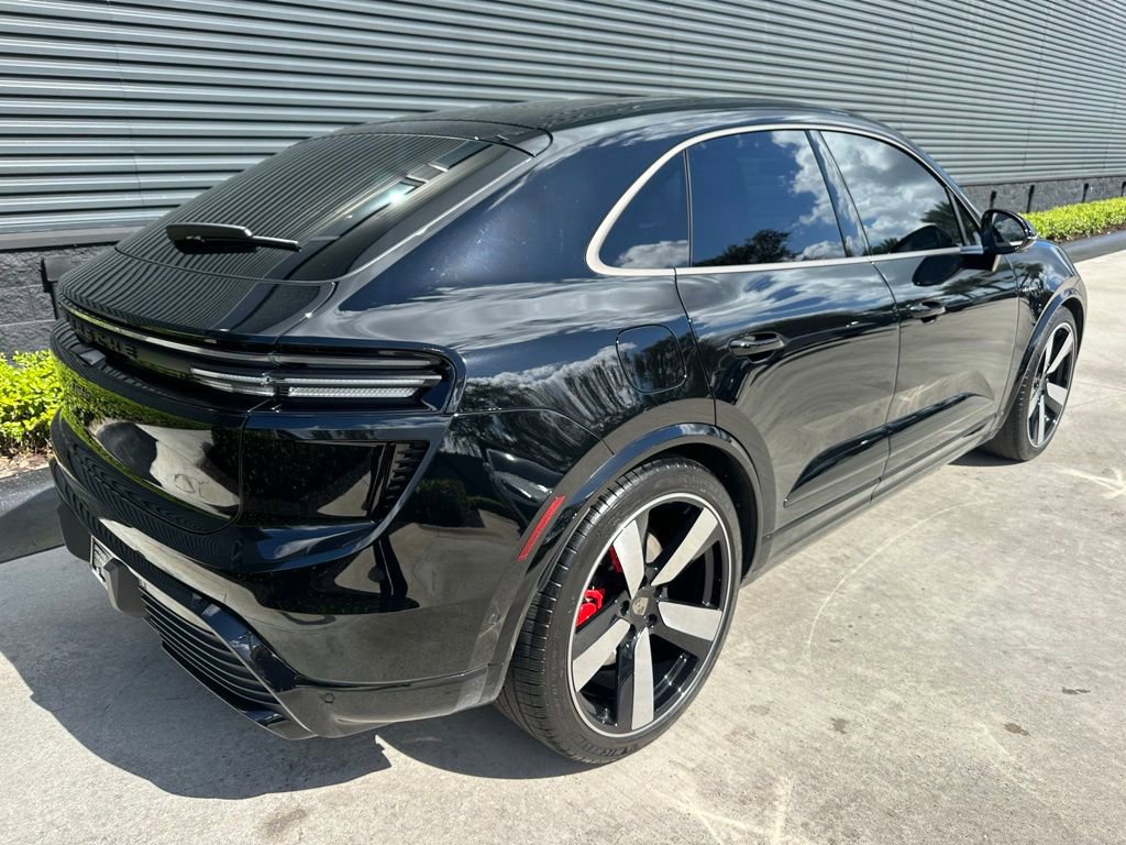 Certified 2024 Porsche Macan Turbo Electric image 9