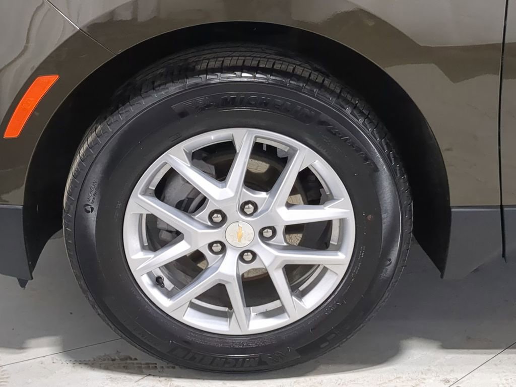 Used 2023 Chevrolet Equinox LT FWD image 17