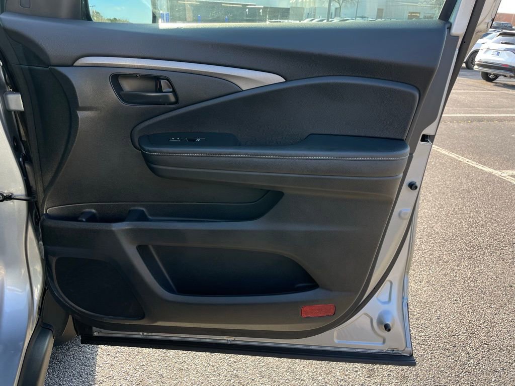 Certified 2025 Honda Ridgeline Sport+ image 28