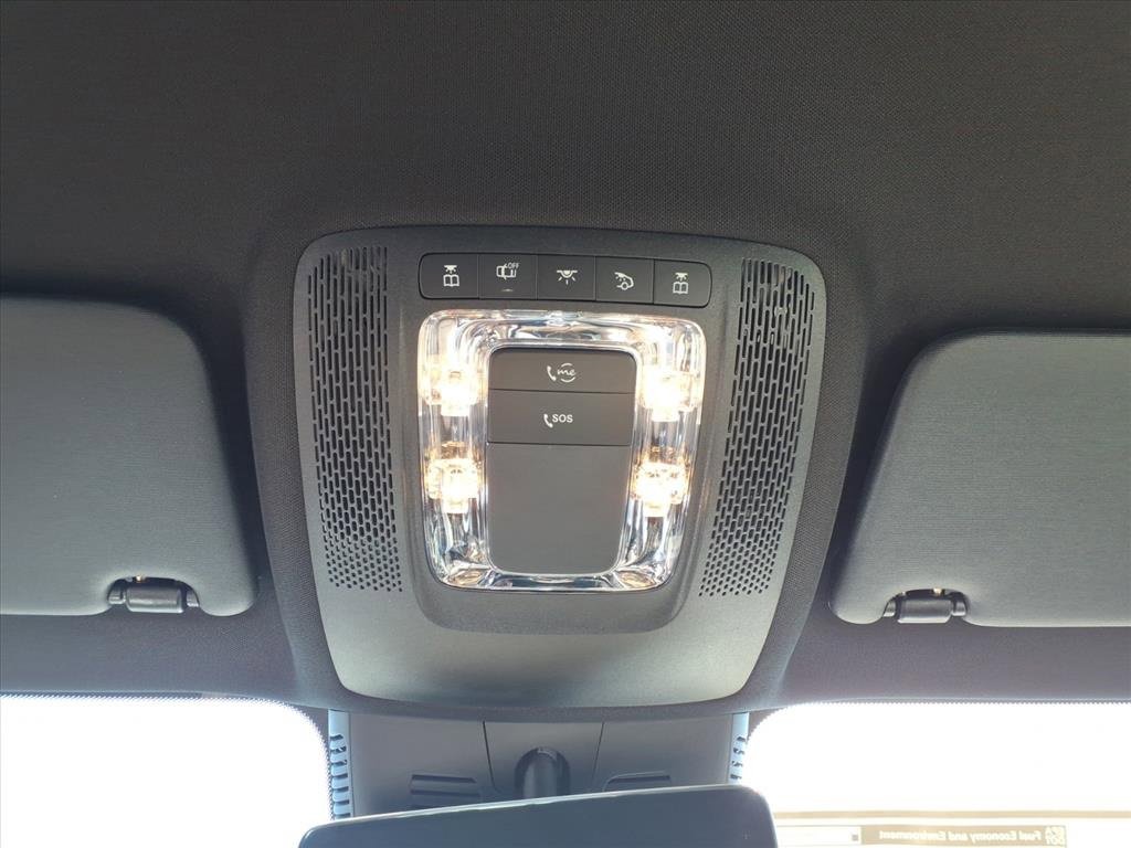 New 2025 Mercedes-Benz GLB 250 4MATIC image 25