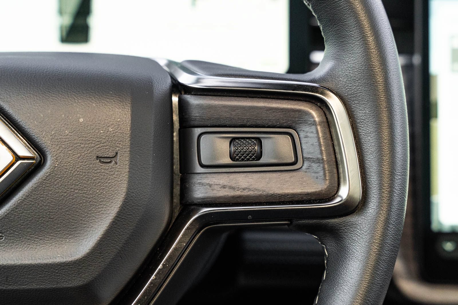 Used 2023 Rivian R1S Adventure AWD/4WD image 33