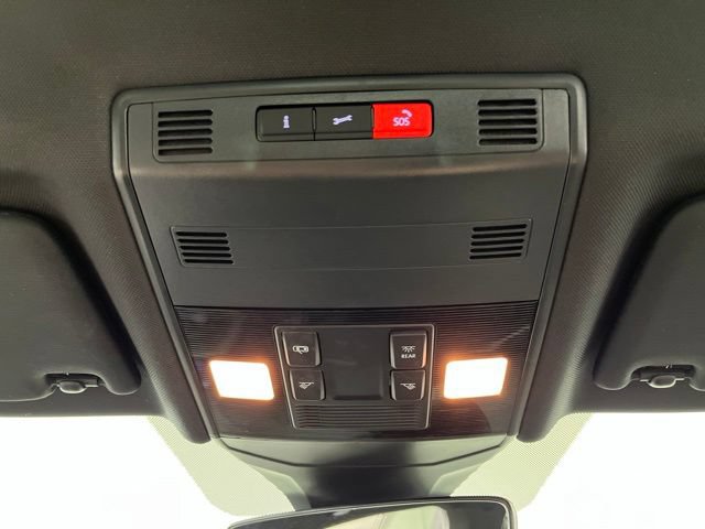 Used 2025 Volkswagen Jetta Sport FWD image 31