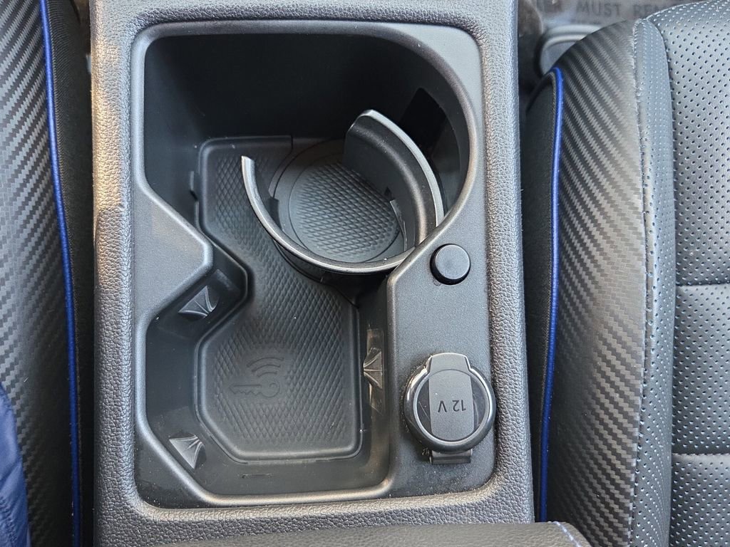 Used 2023 Volkswagen Golf 20th Anniversary Edition image 22