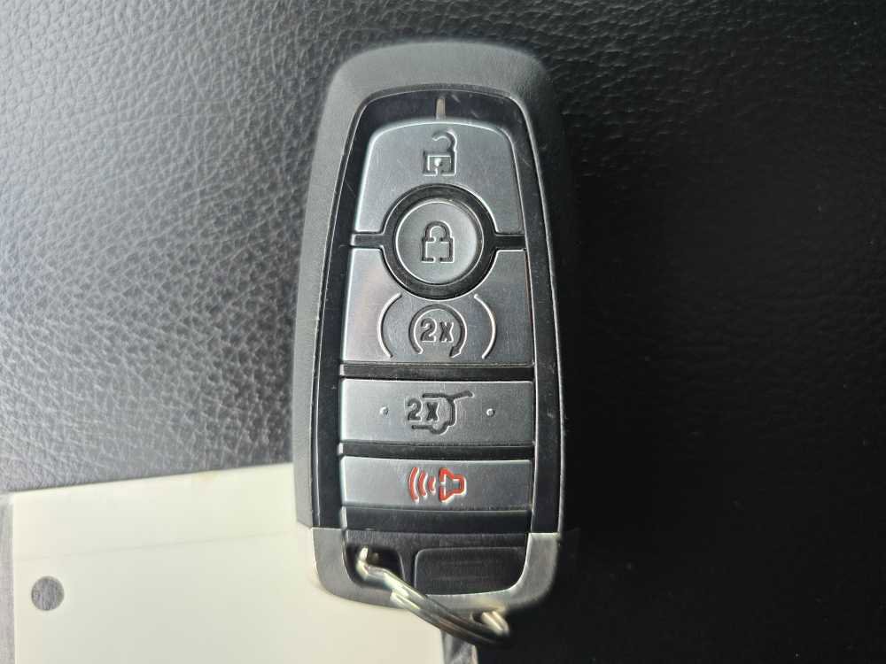 Used 2020 Ford Expedition Limited image 22