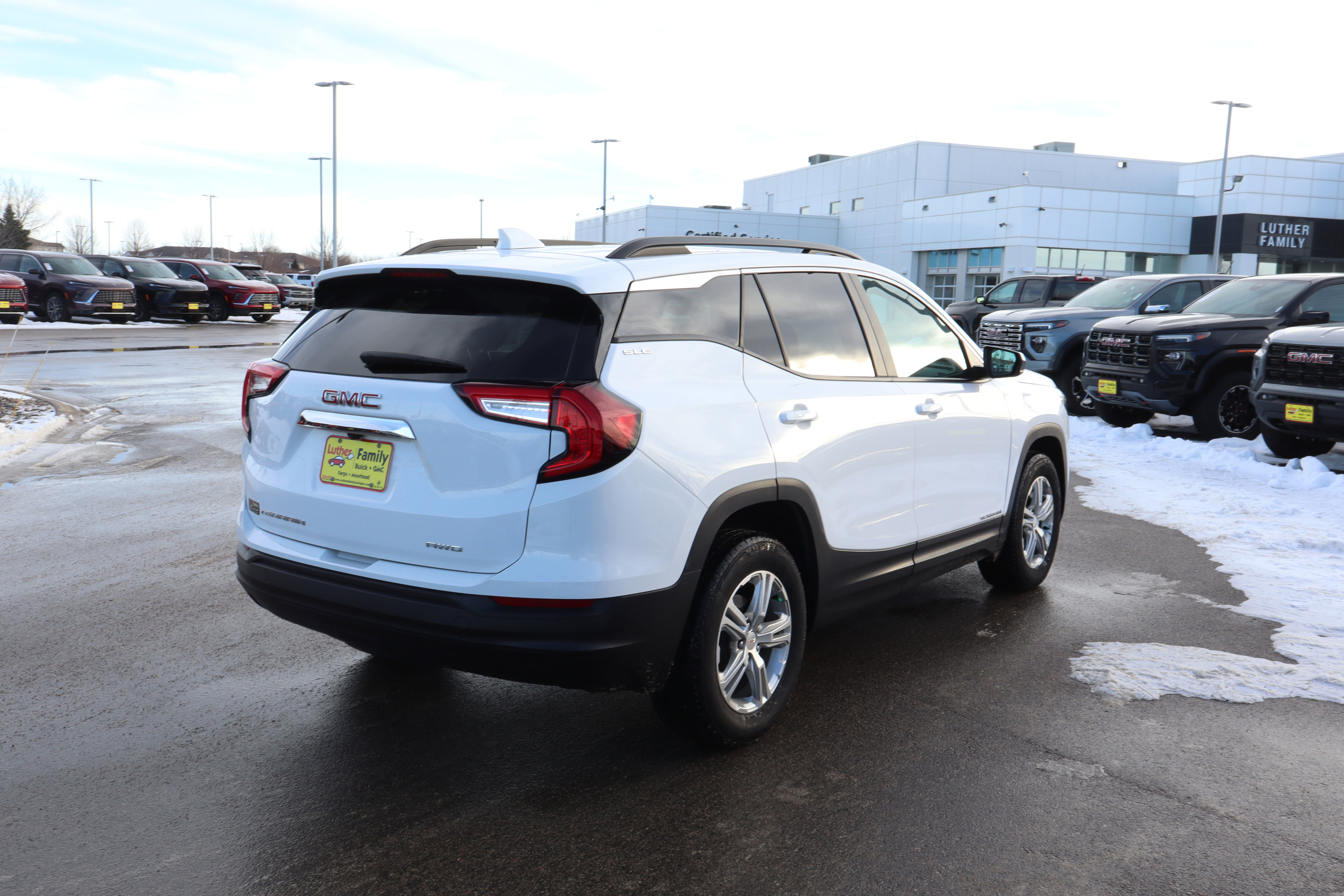 Certified 2024 GMC Terrain SLE w/ Driver Convenience Package image 5