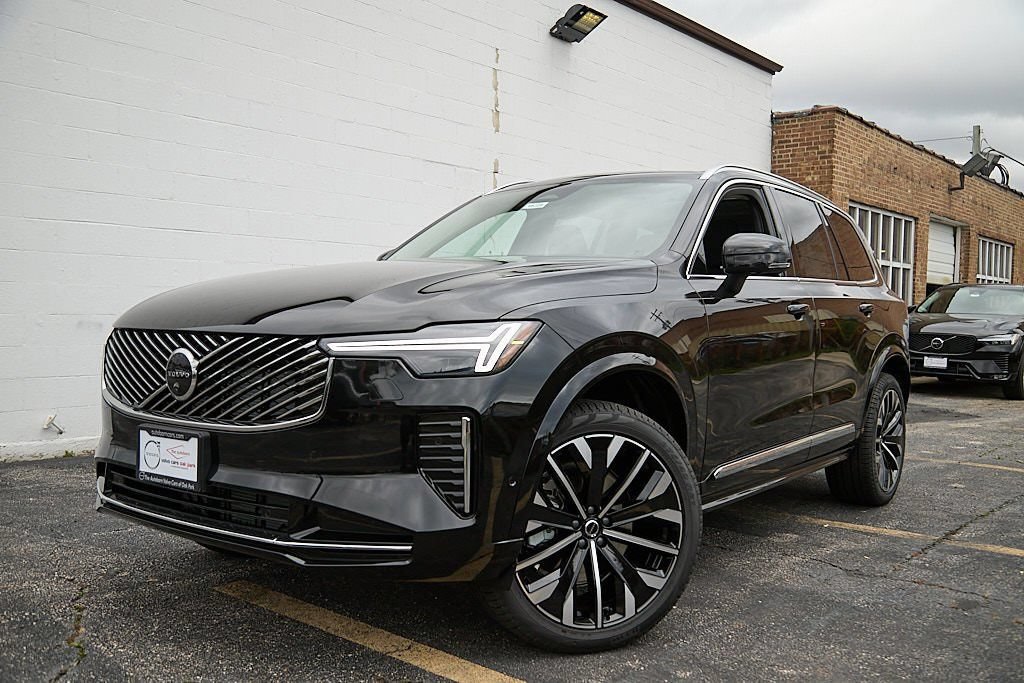 New 2026 Volvo XC90 B6 Plus w/ Protection Package Premier