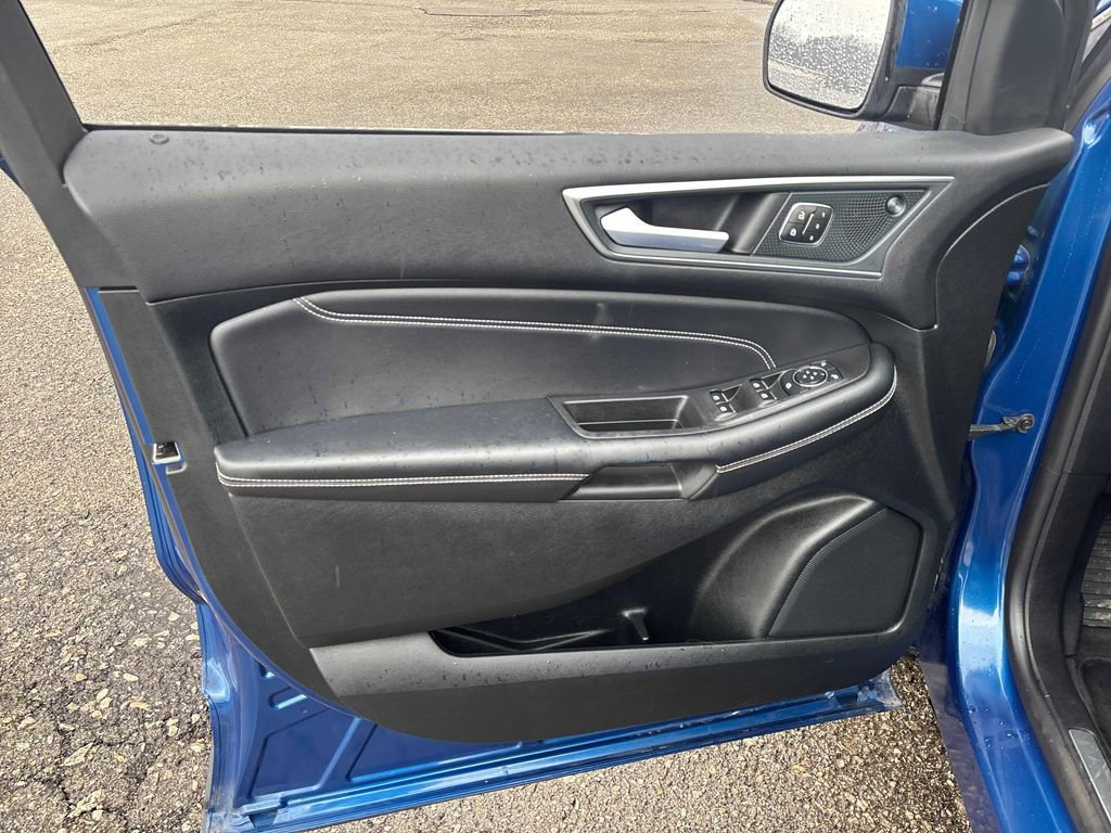 Used 2024 Ford Edge Titanium image 9