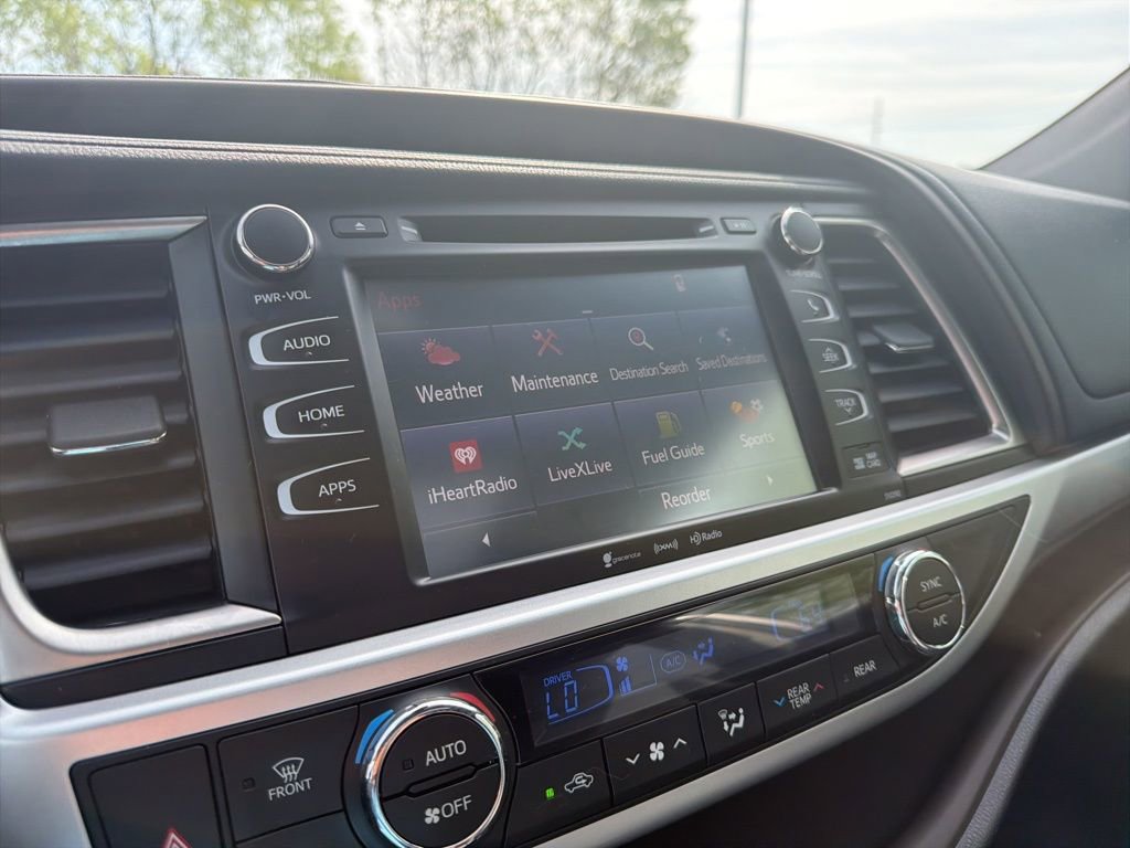 Used 2019 Toyota Highlander XLE AWD/4WD image 32
