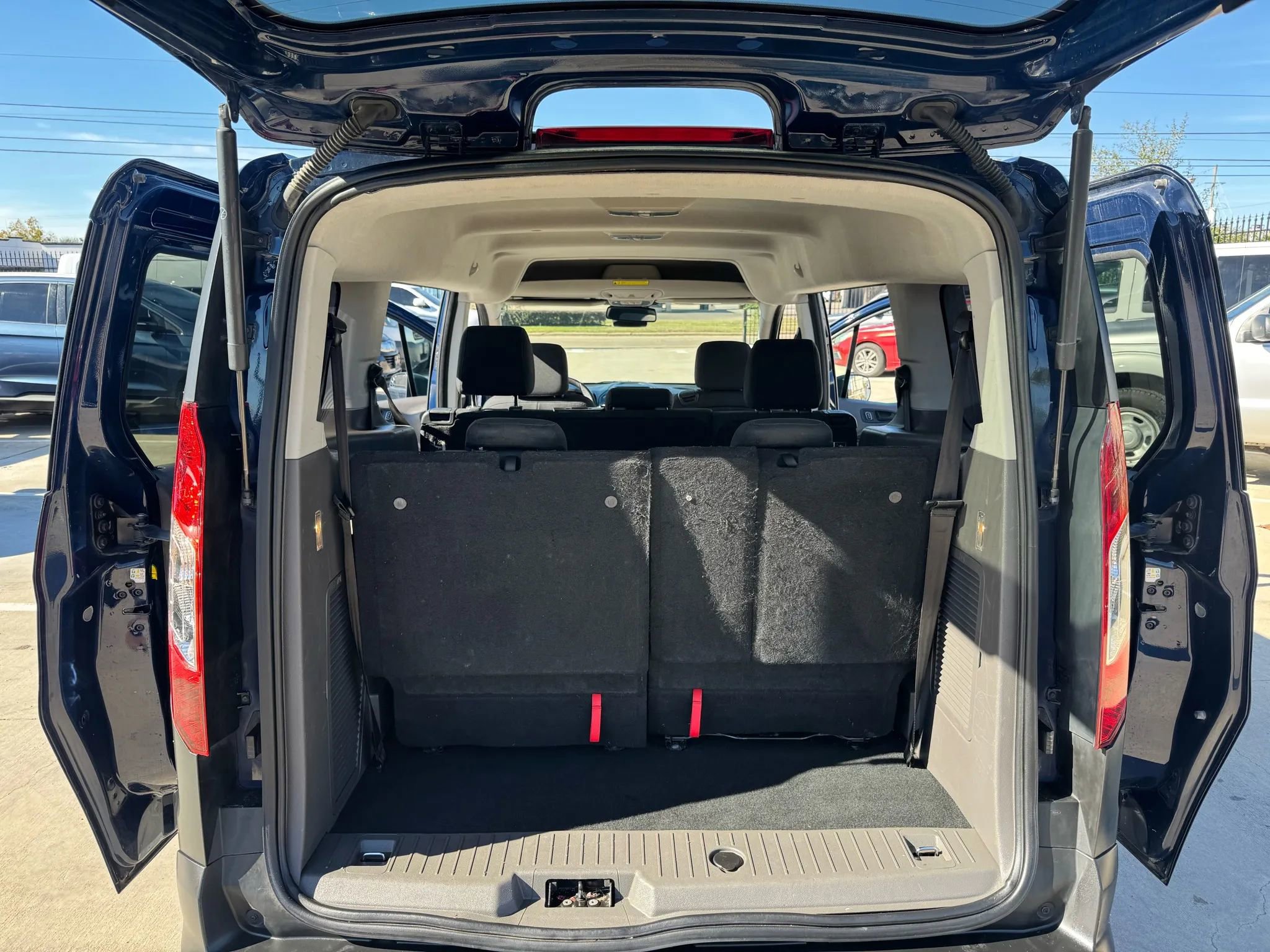 Used 2020 Ford Transit Connect XL image 29