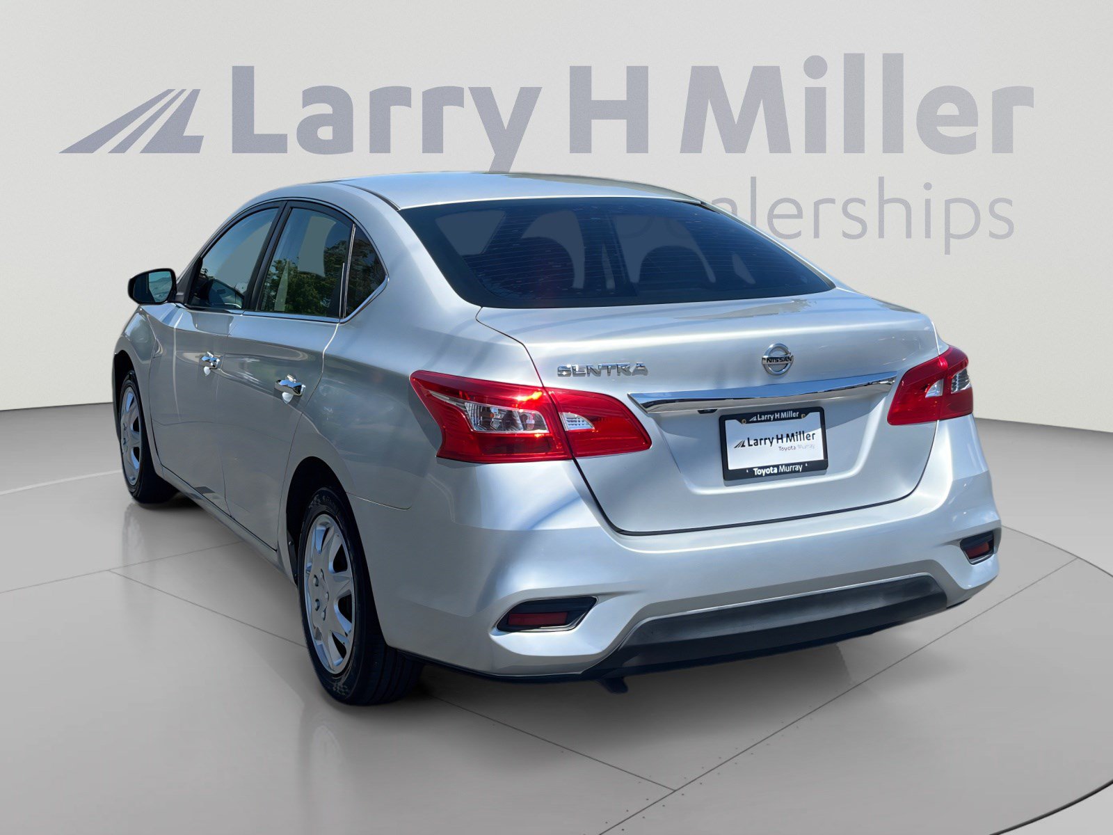 Used 2018 Nissan Sentra S FWD image 3