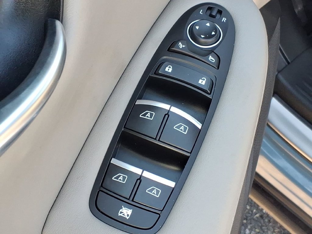 Used 2023 INFINITI QX50 Luxe AWD/4WD image 13