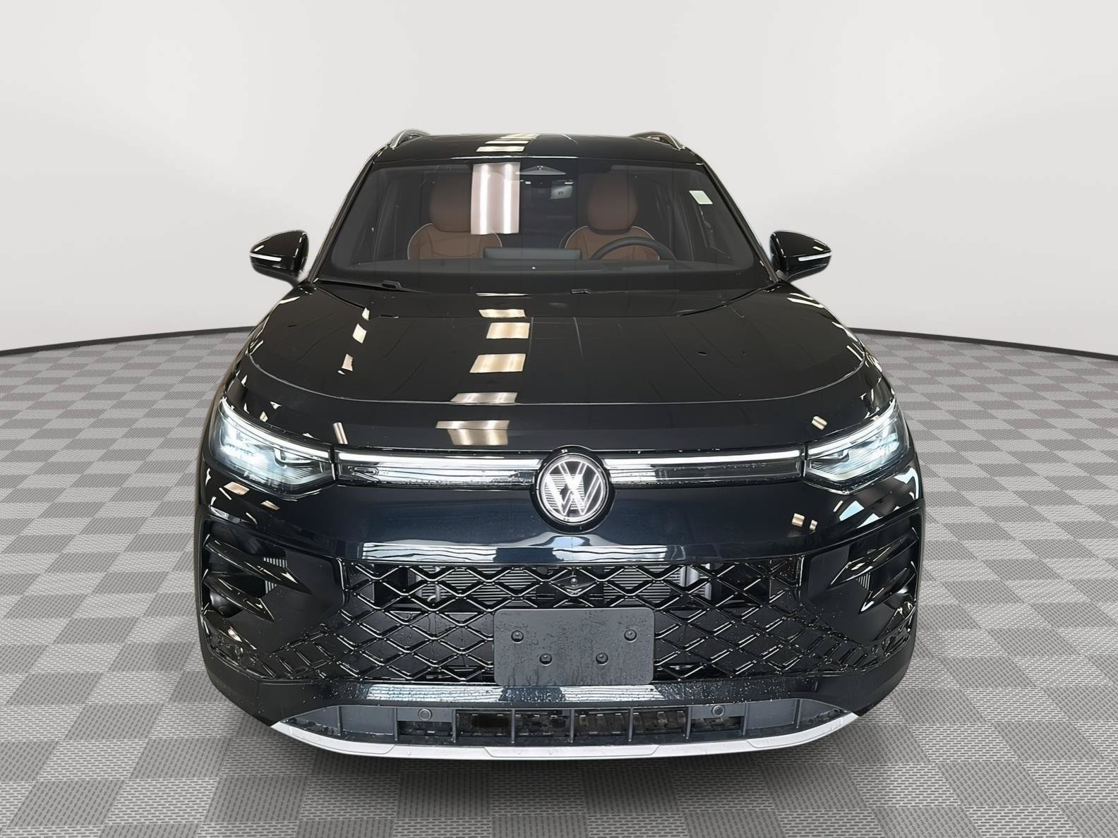 New 2026 Volkswagen Tiguan SEL R-Line AWD/4WD image 2