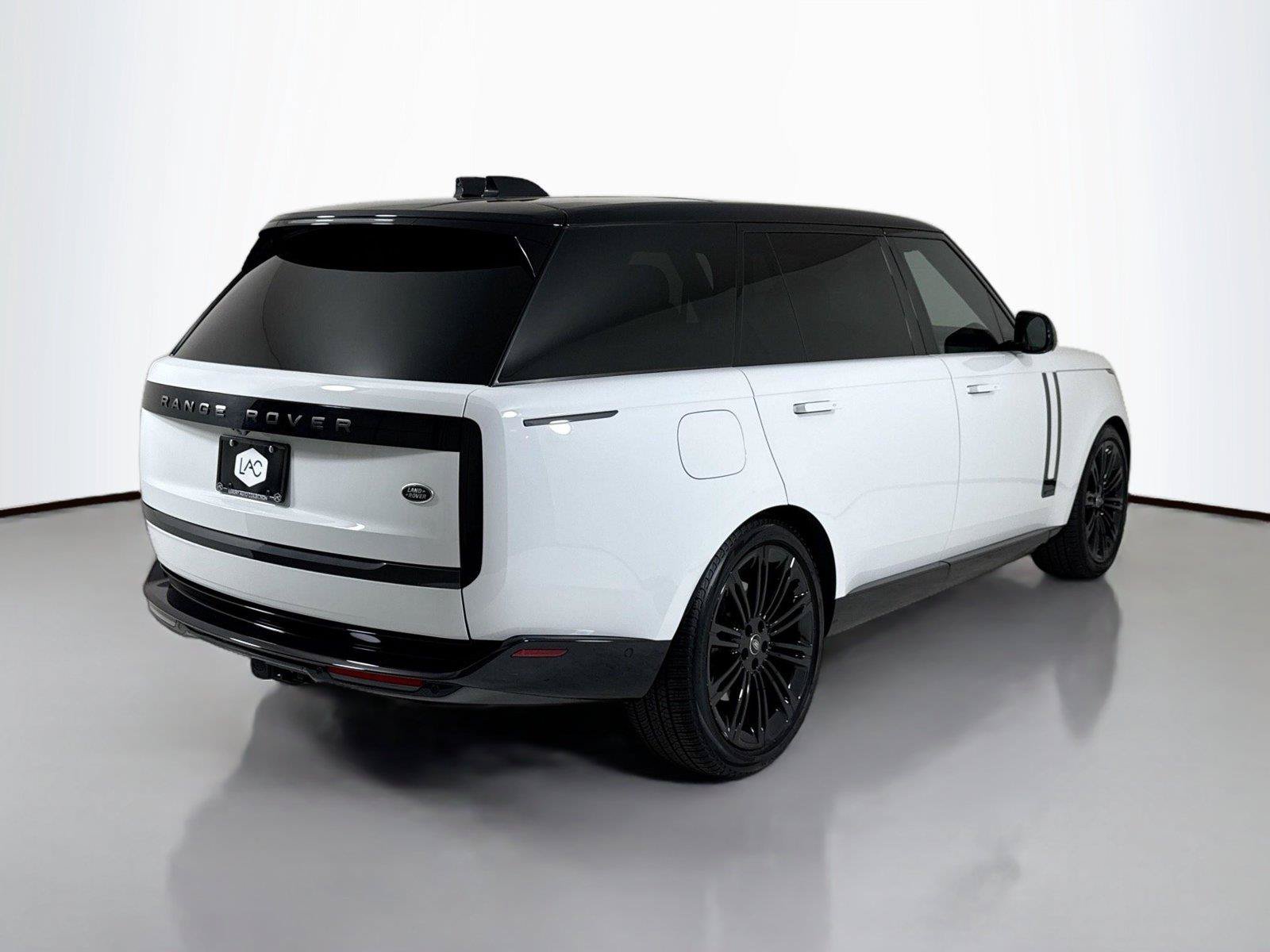 Used 2023 Land Rover Range Rover Long Wheelbase Autobiography AWD/4WD image 10