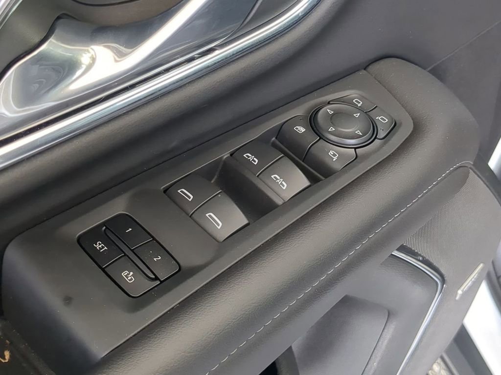 Used 2023 Chevrolet Tahoe Z71 w/ Luxury Package image 26