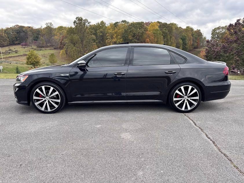 Used 2018 Volkswagen Passat 3.6 image 25