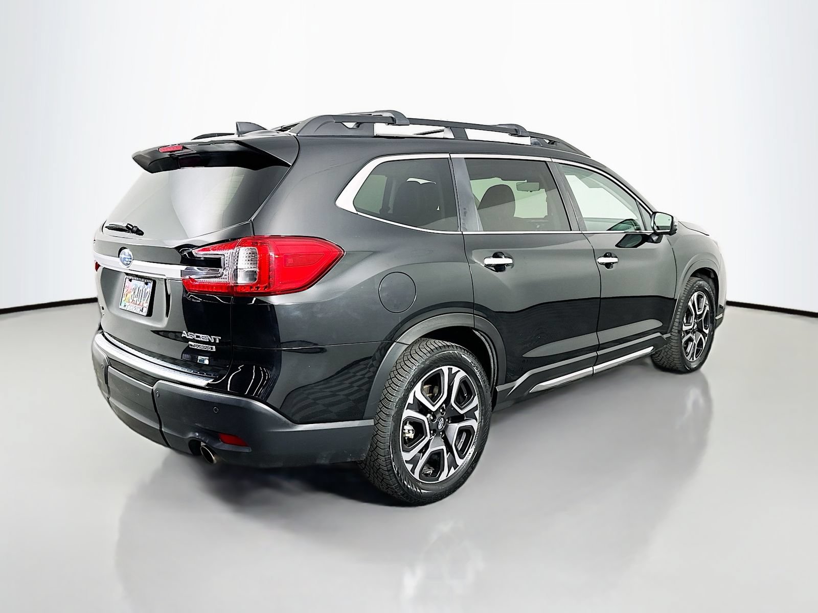 Used 2023 Subaru Ascent Touring AWD/4WD image 8