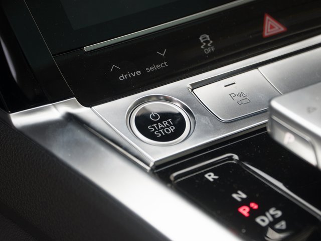 Used 2024 Audi Q8 e-tron Premium Plus w/ Premium Plus Package image 28