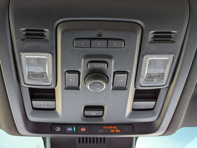 Certified 2024 Chevrolet Tahoe Z71 w/ Luxury Package AWD/4WD image 32