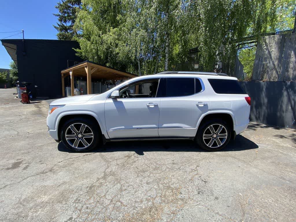 Used 2017 GMC Acadia Denali w/ Technology Package AWD/4WD image 3