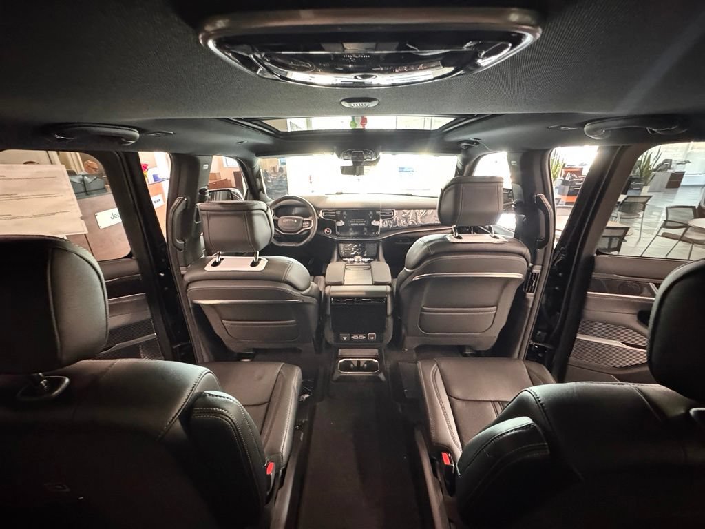 New 2026 Jeep Grand Wagoneer Summit w/ Premium Group III AWD/4WD image 23
