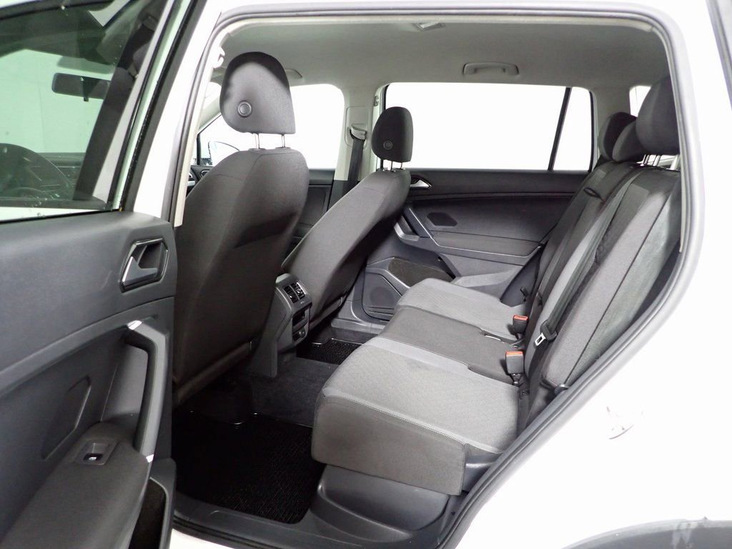 Used 2018 Volkswagen Tiguan S image 35