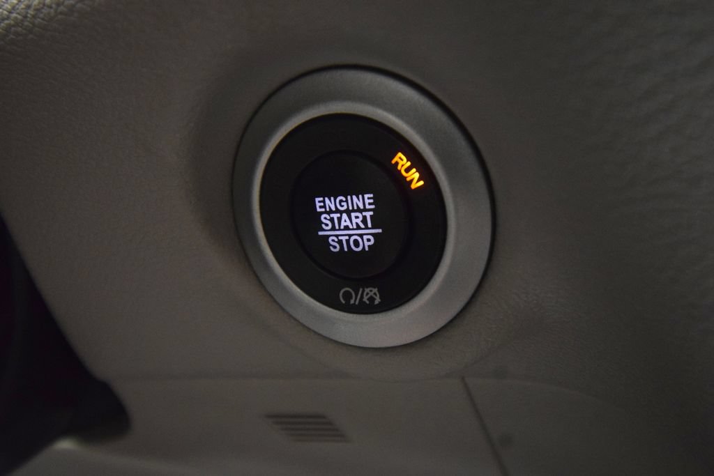 Used 2023 Chrysler Pacifica Touring-L FWD image 34