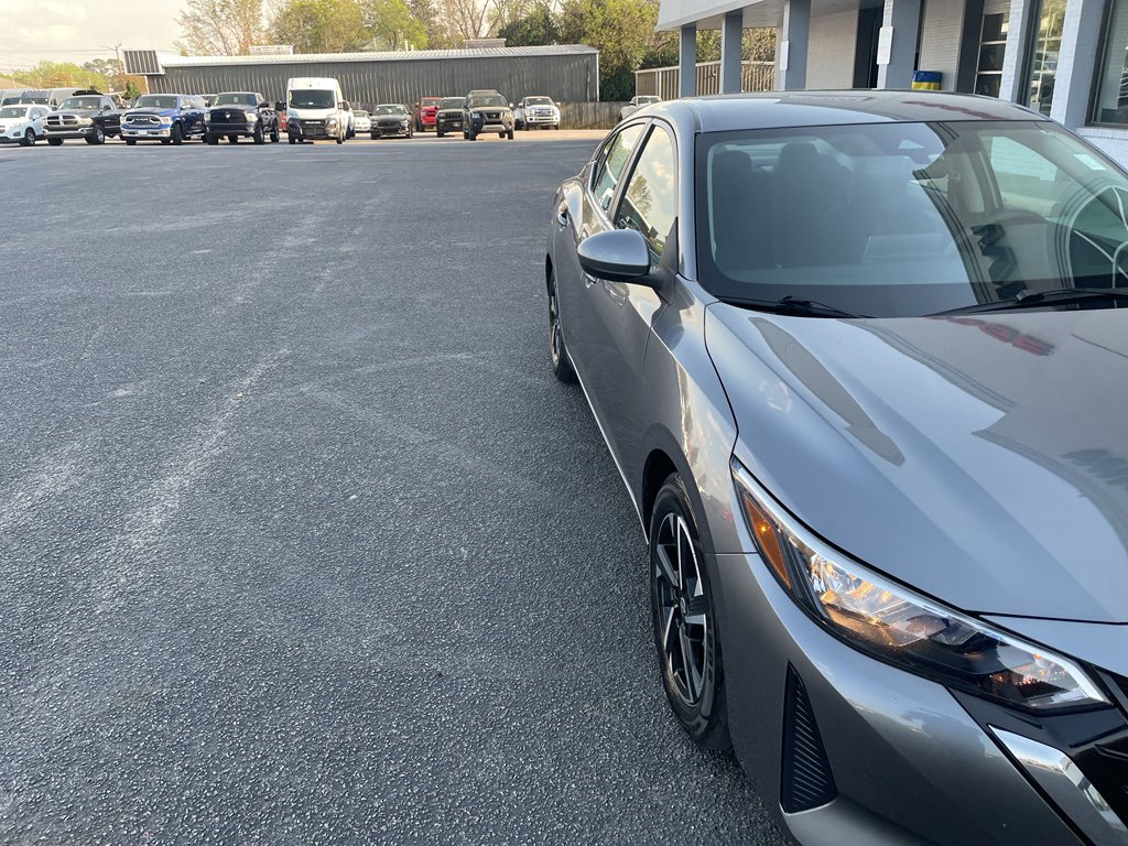 Used 2024 Nissan Sentra SV FWD image 2