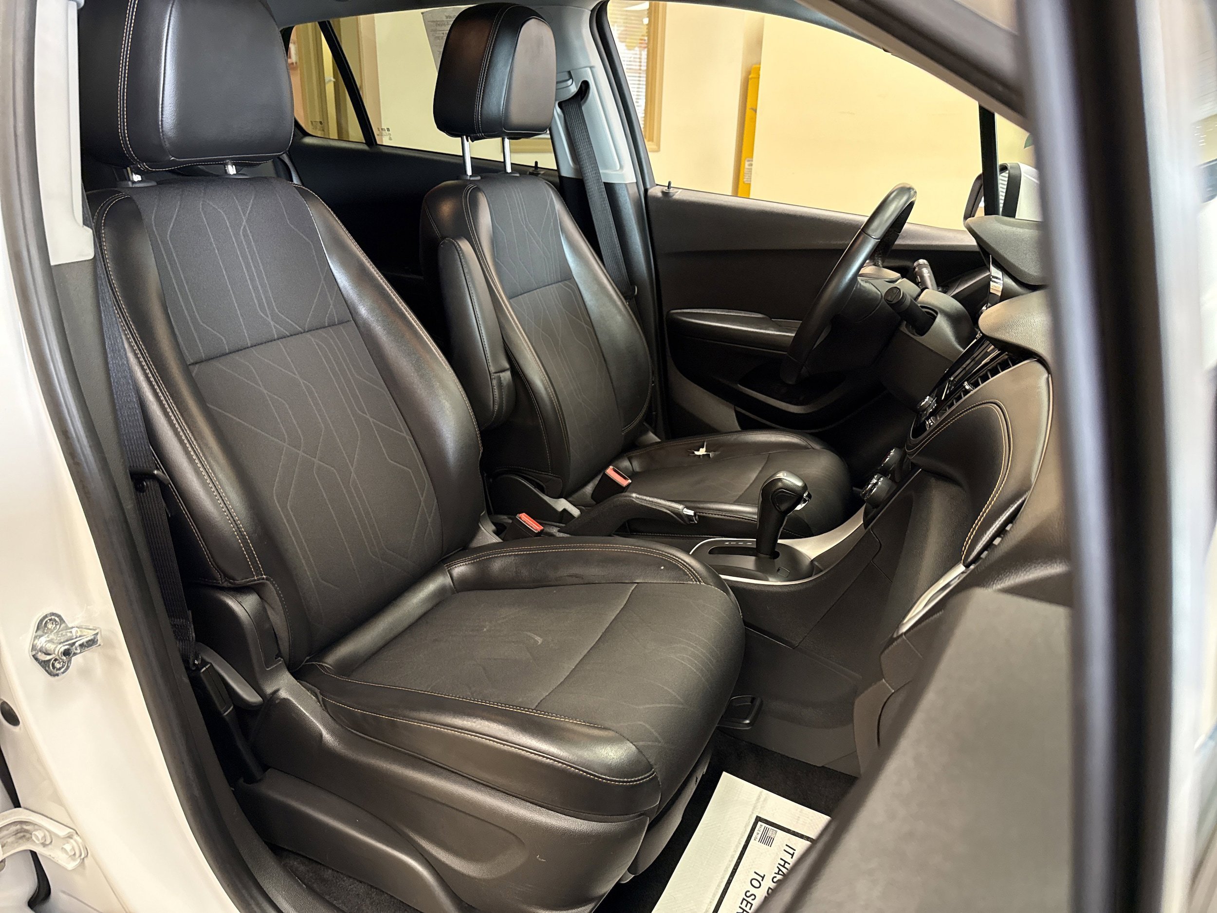 Used 2018 Chevrolet Trax LT w/ LT Convenience Package AWD/4WD image 26