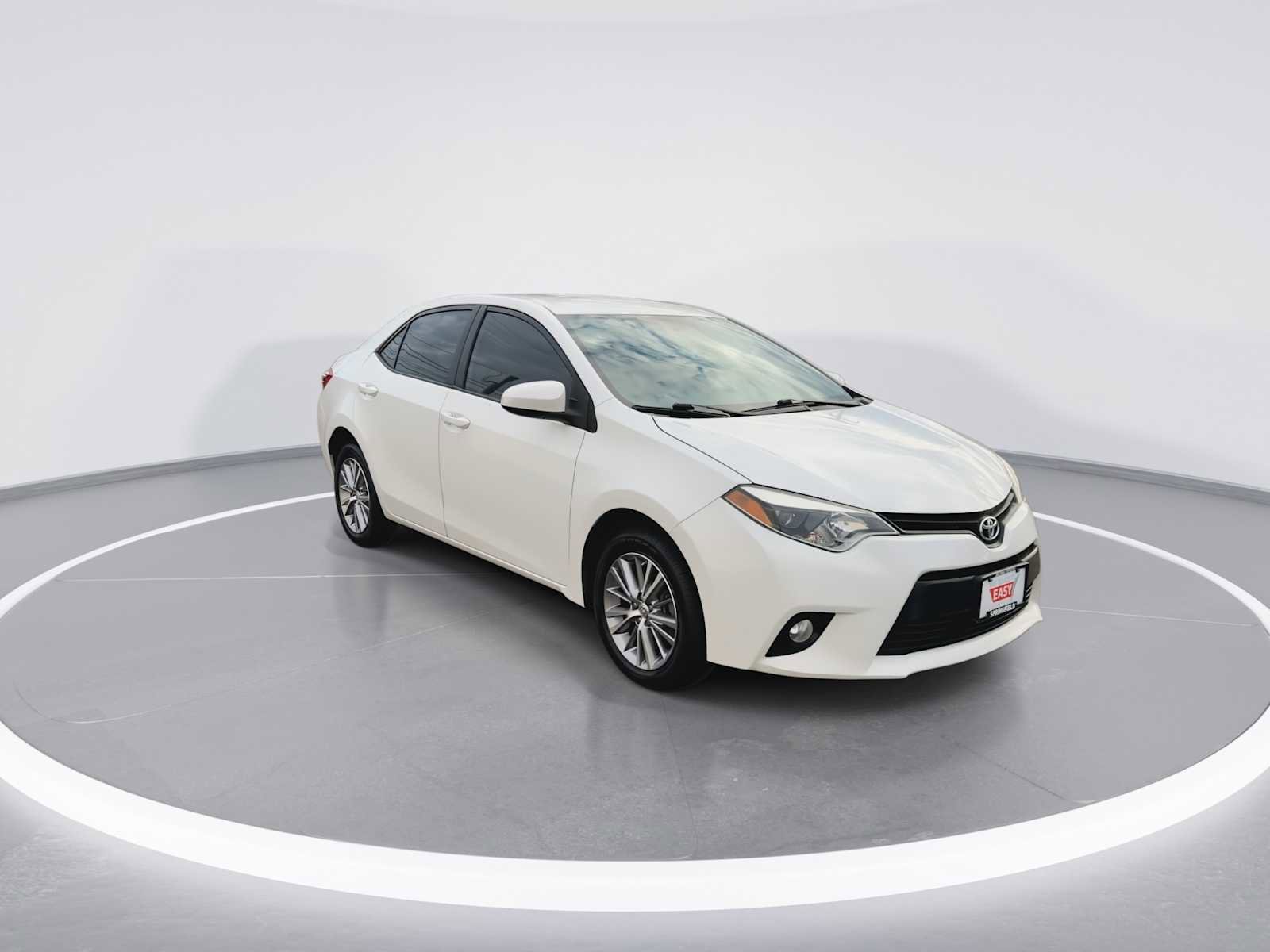 Used 2014 Toyota Corolla LE FWD image 2
