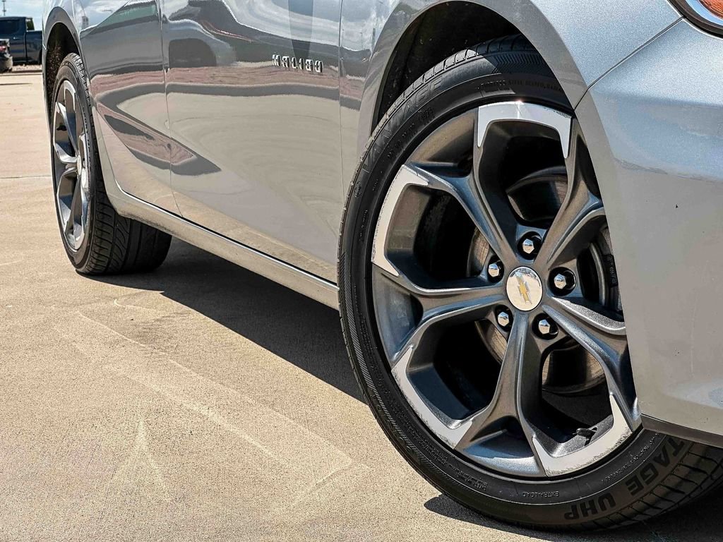 Used 2024 Chevrolet Malibu LT FWD image 2