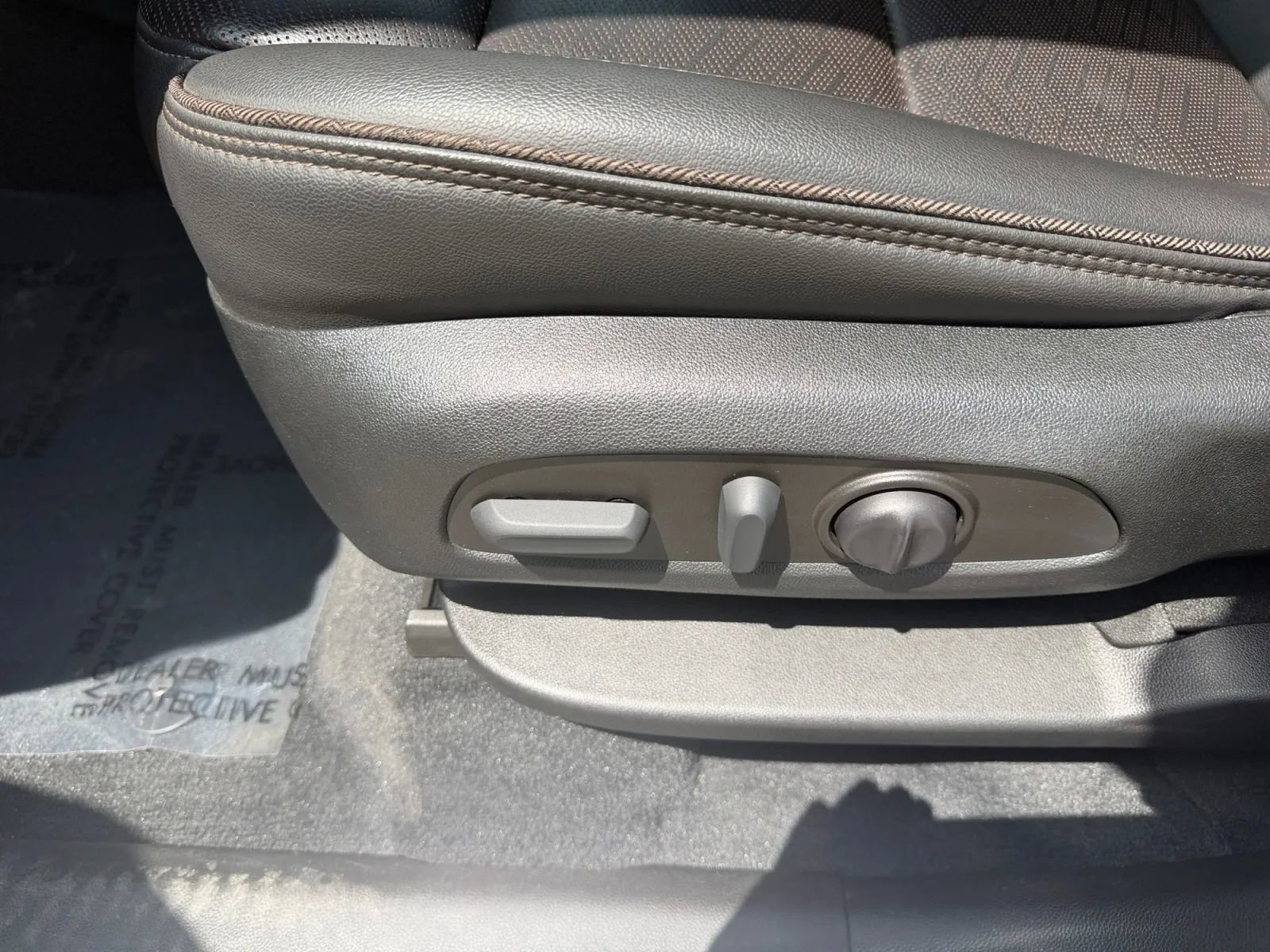 Used 2023 Chevrolet Traverse High Country AWD/4WD image 18