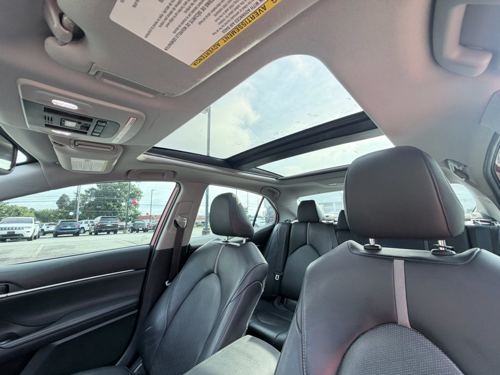 Used 2019 Toyota Camry XSE FWD image 9