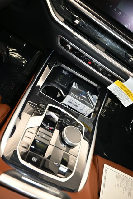 New 2027 BMW X7 xDrive40i w/ M Sport Package AWD/4WD image 13