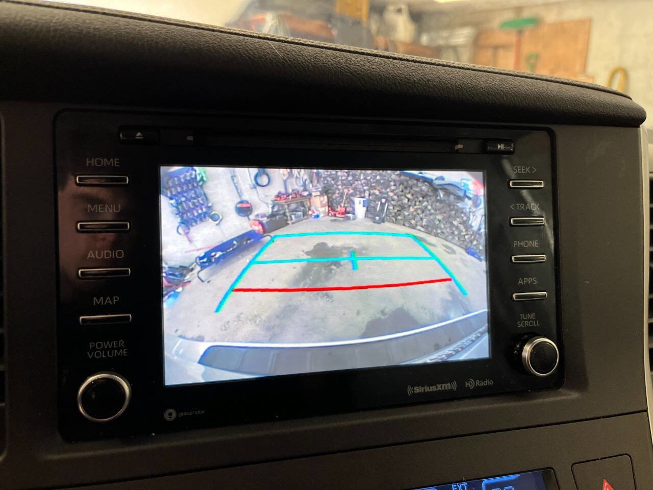 Used 2020 Toyota Sienna XLE image 14