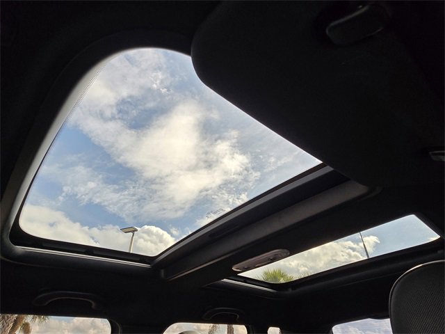 Used 2021 MINI Cooper 4-Door Hardtop image 20