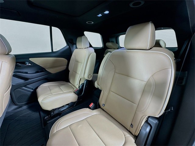 Used 2023 Chevrolet Traverse Premier image 24