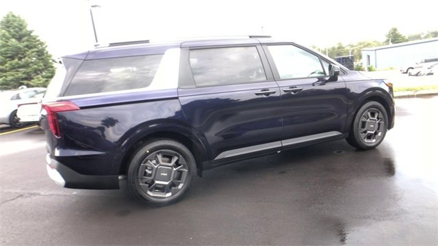 New 2026 Kia Carnival EX image 3