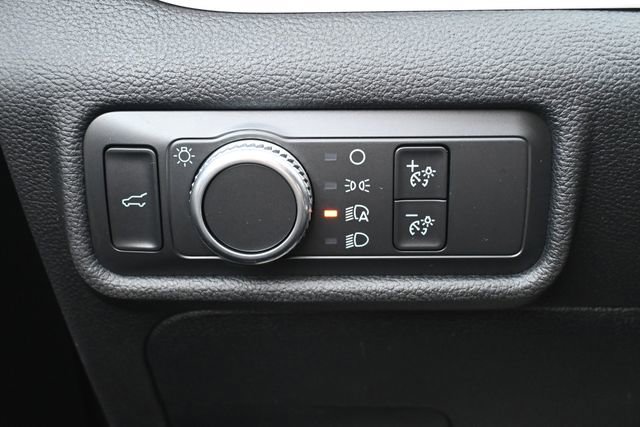 Used 2020 Ford Explorer XLT w/ Comfort Package AWD/4WD image 41