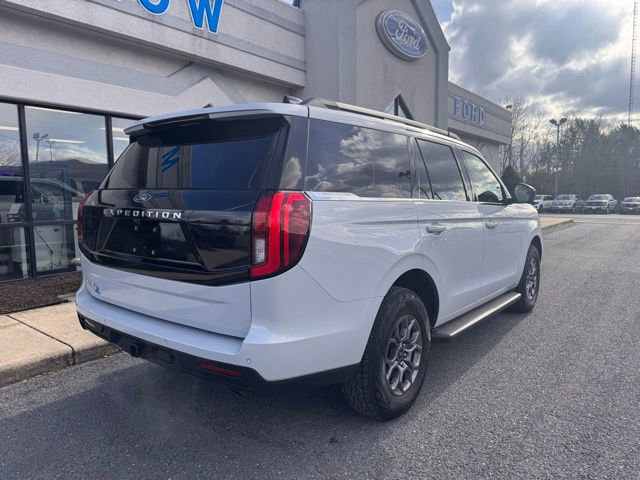 Used 2025 Ford Expedition Active image 4