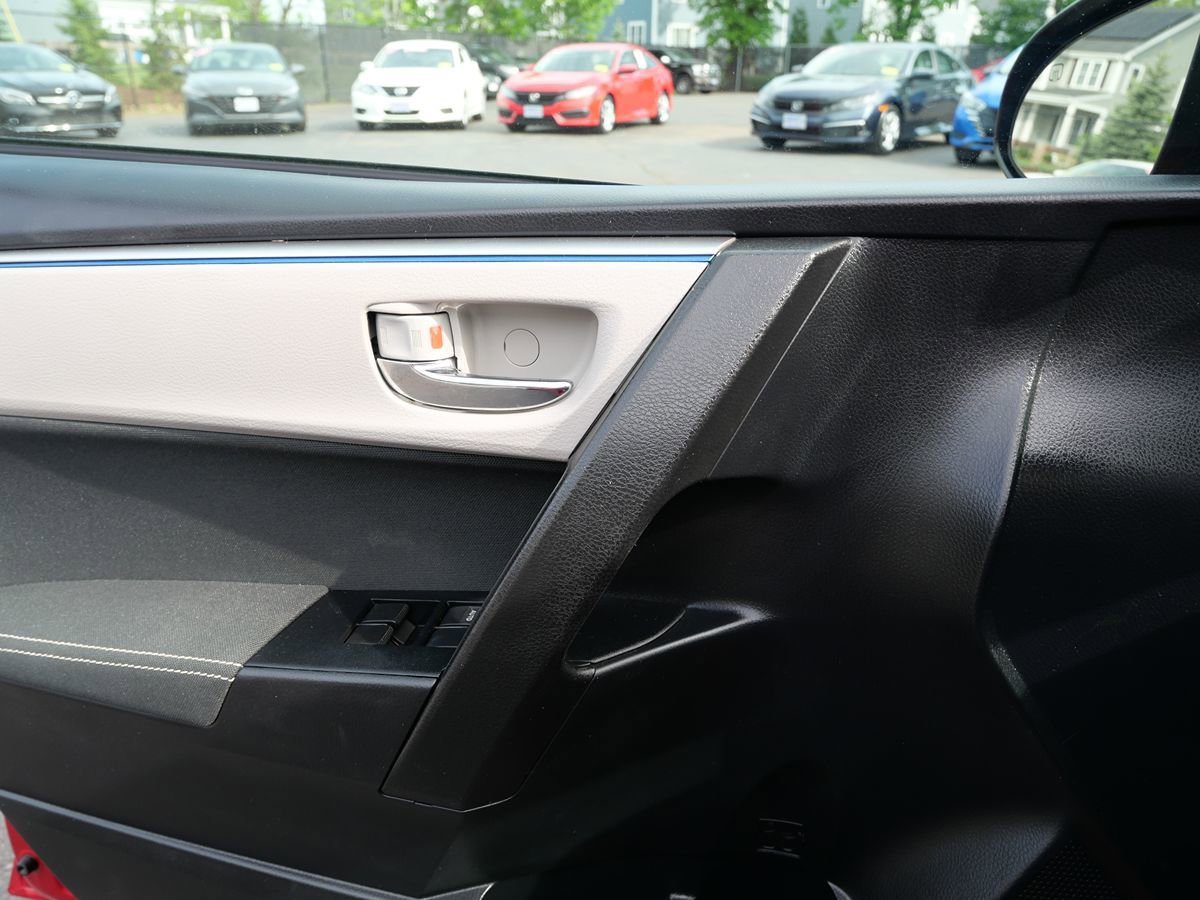 Used 2016 Toyota Corolla LE FWD image 15