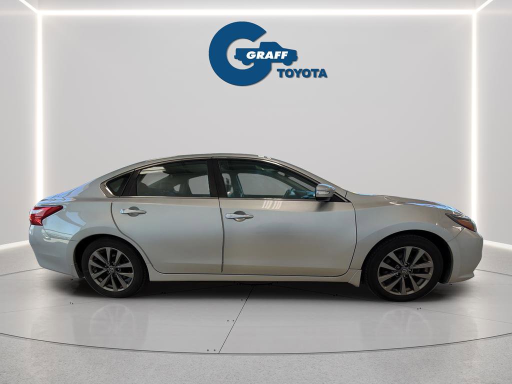 Used 2016 Nissan Altima 2.5 SL w/ 2.5 Technology w/LED Package image 9