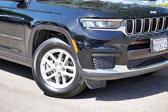 Used 2023 Jeep Grand Cherokee L Laredo RWD image 4