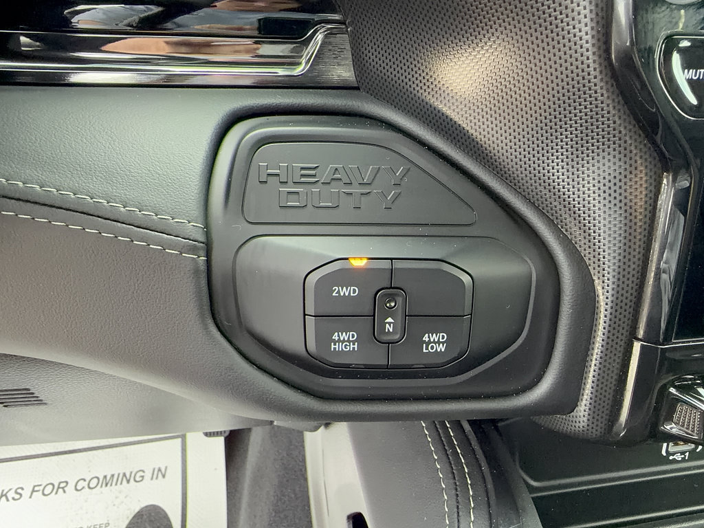 Used 2025 RAM 3500 Limited AWD/4WD image 25