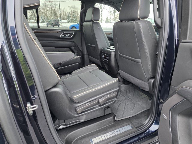Used 2024 Chevrolet Suburban Premier w/ Premium Package AWD/4WD image 23