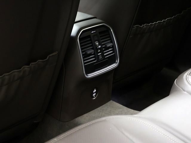 Used 2020 Porsche Macan Turbo image 14