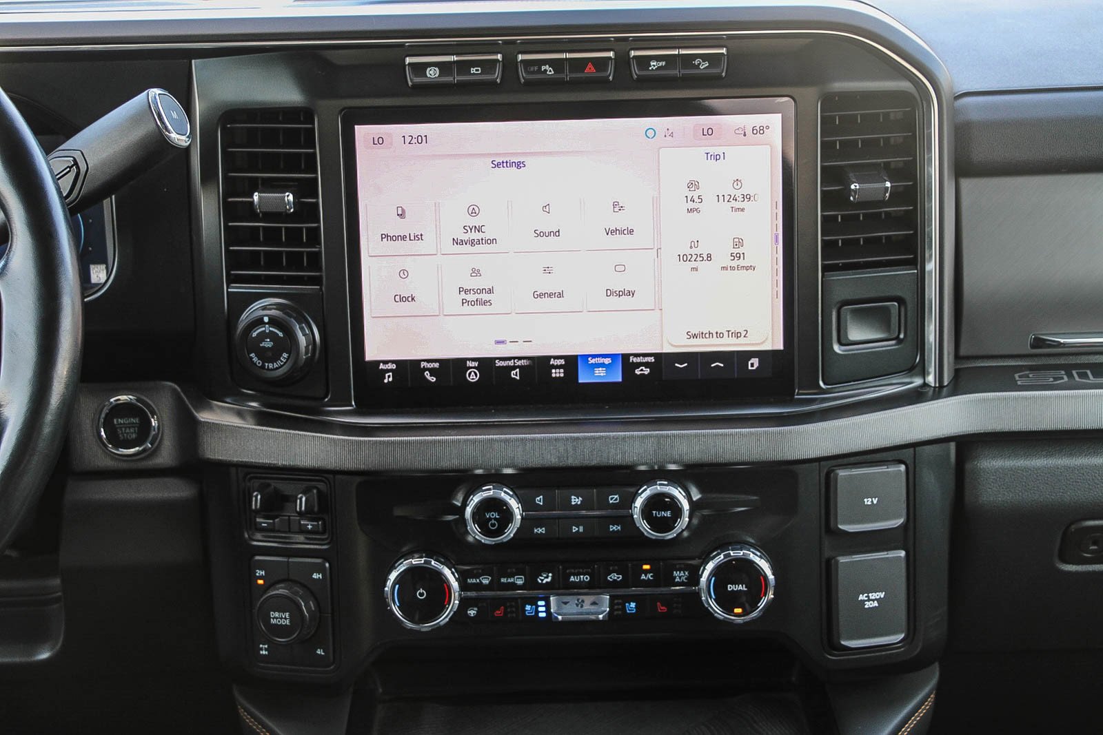 Used 2024 Ford F350 Platinum image 13